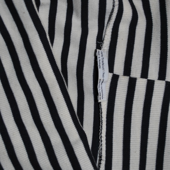 Zara | B&W Knit Striped Off the Shoulder Dress - Picture 5 of 6